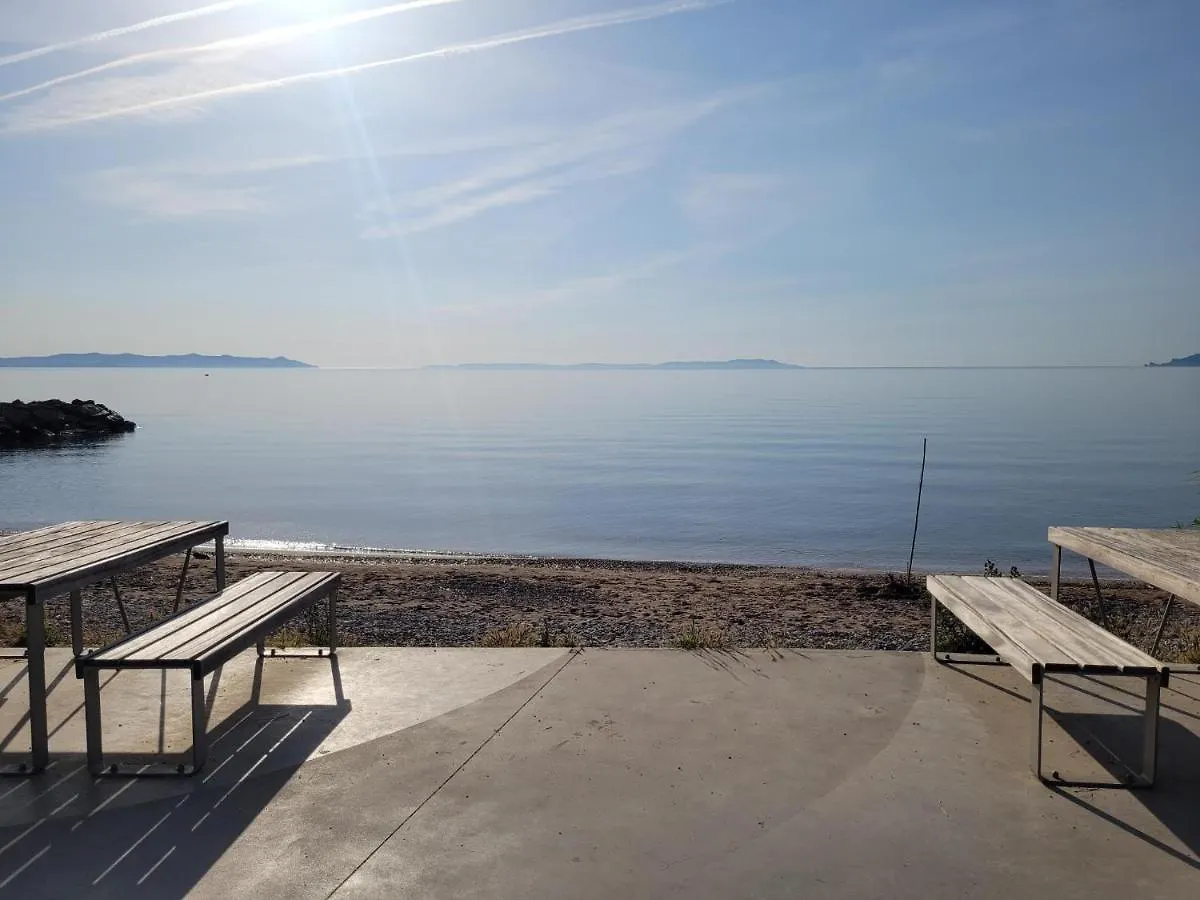 Appartement T2 bord de mer - les embruns à Hyères France