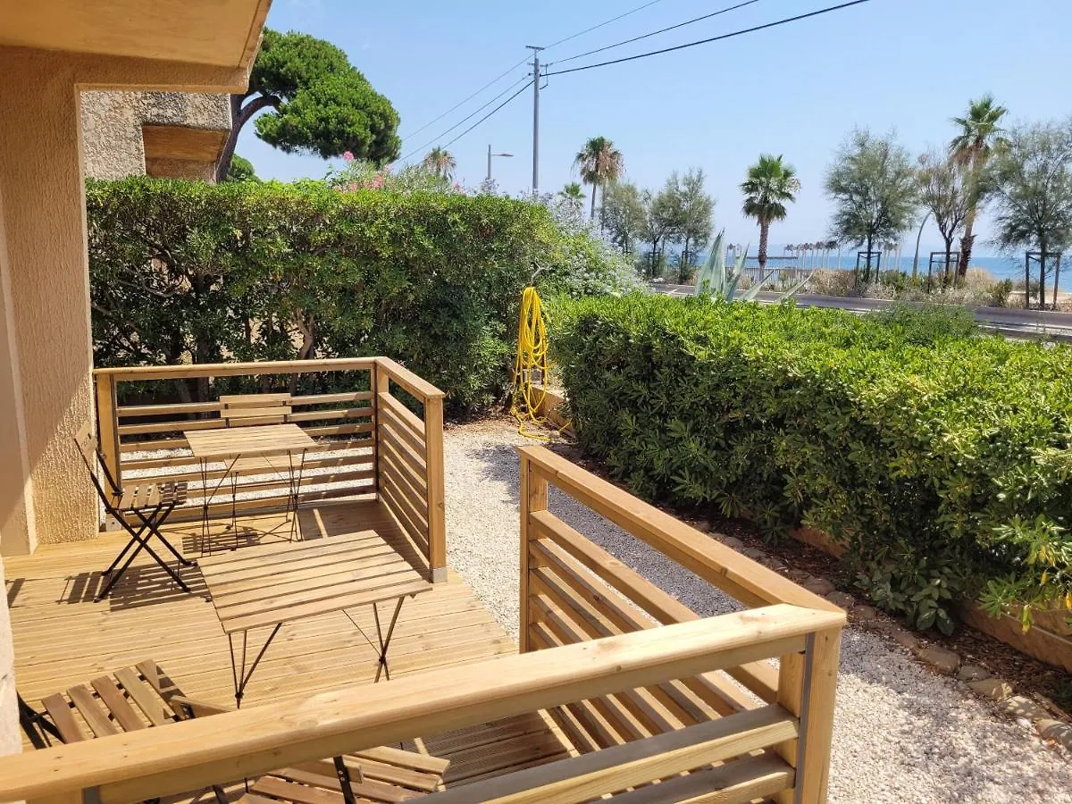 T2 Bord De Mer - Les Embruns Apartment Hyeres 0*,  France